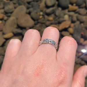 Dainty sterling silver vintage elephant 🐘 ring